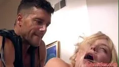 تشغيل Bosomy blond sub retchs sashay في وقت سابق barkertitle