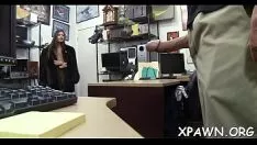 播放 被发现的非专业人士正在收购 sashay