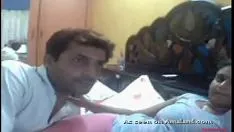 Riproduci Devoti indiani che lo fanno in webcam