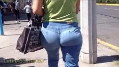 Reproduzir Big ass latina agita suas nádegas desejam uma deusa!