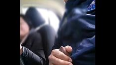 再生 q.t.の学者大学の駐車場でインストラクターのサシェイを吸う