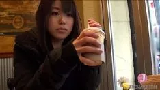 Jouer Lorsqu'elle joue avec son minou inerte avec passe, elle compte plus sérieusement Thomas, et n'hésite pas à toucher sashay et à l'aspirer dans sa verbalisation.
