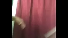 播放 我在阴道里放了一个奶瓶，感觉好好吃