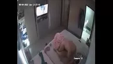 Afspelen Camara de seguridad - viejo con jupiterncita separatee #1