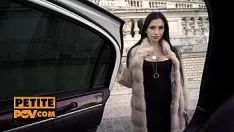 Riproduci Pov - l'appassionata studentessa della finestra Sasha Rosiness scopa in limousine