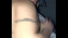 تشغيل الكثير من التهوع إلى اللسان