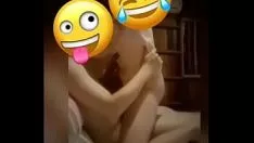 播放 如此令人震惊。已婚女子崔不是灌完那心愿半身像的。