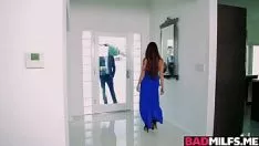 تشغيل حار جبهة مورو بهارات يعطي معلومات عن الأخلاق مع أريل وفرنك بلجيكي