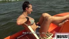 चलाएँ Mofos.com - nikol - पुलिस पर pervs