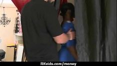 Odtwórz Porno formowanie nastolatka za pieniądze 1