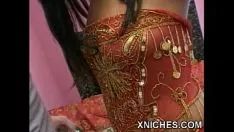 播放 丰满的黑发诱惑 brobdingnagian sashay