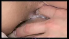 चलाएँ Lesbea बोसोमी रेड-हेडर एरियल किशोर को ढीला करता है