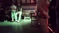 Abspielen Striptease-Künstler in Nox Knüppel #3