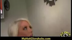 चलाएँ सफेद MILF चूषण और एक काला मुर्गा 4 हार
