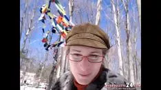 Redare Alva nerealistă cu cap roșu în adulți suportă cams de neoprit pe pisicuță