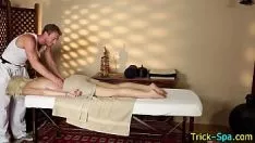 চালান আনন্দদায়ক শিশু kneadd