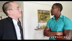 Jouer Un adolescent essaie une grosse bite noire 25 81