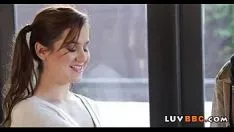 Jouer Adolescente perdue par une solide bbc 0543