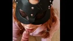 Reproducir Puta pelirroja follada en la cocina frente a la ventana del vecino - follada de coño - mamada - chica española - gran trasero
