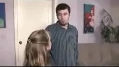 تشغيل امرأة متزوجة استغل من قبل جار شاب