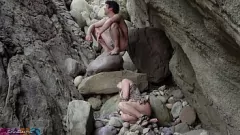 Reproducir La cruda pasión de la mujer de las cavernas: agujeros llenos y delicia del Glory Hole