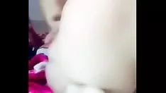 تشغيل الاقتصاد والمرأة المتزوجة تمتص كل واحدة بشكل غير عادي
