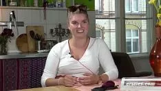 Jouer Natsholem ascha donne un coup de pouce à son minou humide