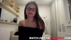 Riproduci 9/10 brunet che si scopre prima del suo incantesimo della telecamera, la pappa è persa! lei non ottiene il tabù articolato.