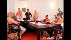 تشغيل نقطة يحصل الحمار مارس الجنس مع الجلد على عملية fedom الساخنة duencircle
